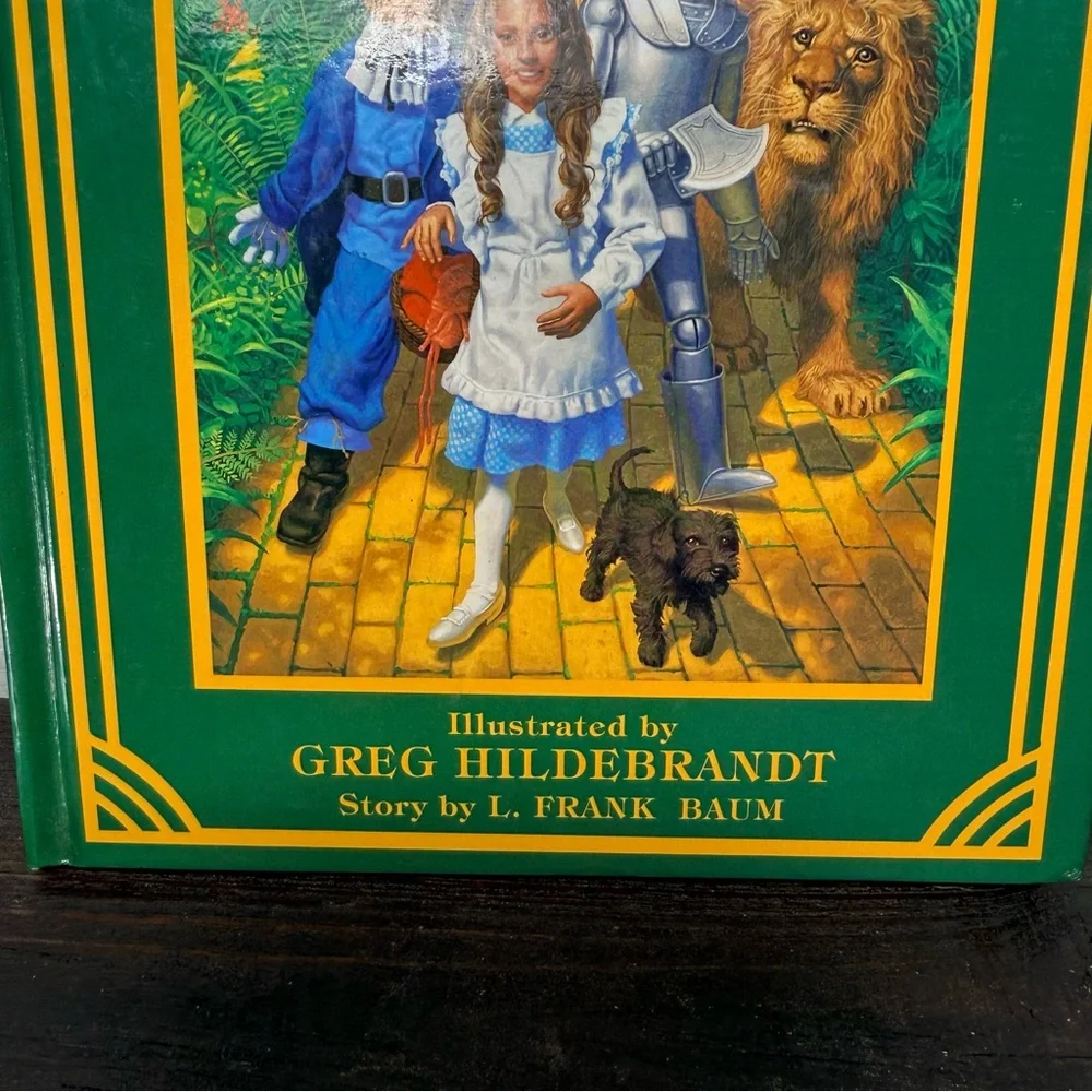 The Wizard of Oz Illustrated Hardcover - Green & Yellow Cover - Picture 2 of 6